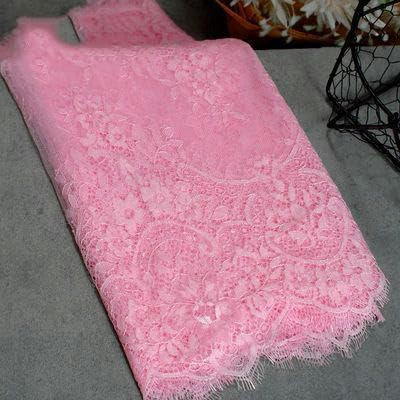 Spitze, floral bestickter Spitzenbesatz mit Jakobsmuschel, Wimpernspitze, Farbe 20