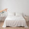 DUJUIKE 100% wasserdichte Schutzdecke oder Liner für Bett, Matratzenschoner für das Bett, Wiederverwendbare Unterlage, Bettlakenschutz (Weiß, Cal King/King 230 * 250 cm)