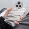QLTYPRI Niedliche Hülle für iPhone 15 Pro Max, 3D Wellenform Silikon Handyhülle für Frauen Mädchen Weiche Silikon Bumper Schutzhülle Stoßfest Case für iPhone 15 Pro Max - Silber Matt