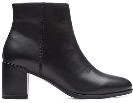 Clarks Women's Freva55 ZipChukka Boot