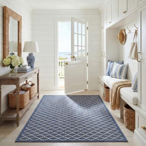 SAFAVIEH Washable Rug Outdoor Courtyard Collection - 4' x 5'7, Navy & Beige, Non-Shedding & Easy Cleaning, Ideal for Patio, Backyard, Mudroom (CY6919-268)