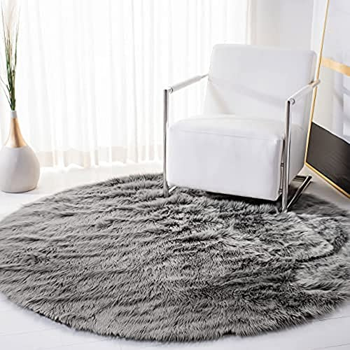 SAFAVIEH Faux Sheep Skin Collection Area Rug - 4' Round, Grey, Silken Glam Design, Non-Shedding & Easy Care, 2.35-inch Thick Ideal for High Traffic Areas in Living Room, Bedroom (FSS235D)