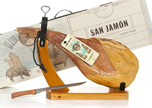 SAN JAMÓN: Set mit Serrano-Schinken Gran Reserva Schulter, Holzschinkenhalter und Messer. Handgefertigte Schulter von 4,5-5 kg, 10-12 Monate gereift.