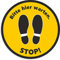 Fußbodenaufkleber | Stop! Bitte Hier warten Aufkleber | Rund - 30 cm | Rutschhemmend und Trittsicher | wasserfester Bodenaufkleber | Warnhinweis Corona Sicherheitsabstand (Gelb/Schwarz)