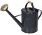 Garden Tool Brothers Gießkanne British Can Classic 9 Liter in Anthrazit mit Holzgriff