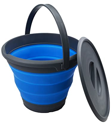 SAMMART 5,5 l zusammenklappbarer Kunststoffeimer mit Deckel – Faltbare runde Wanne mit Deckel – tragbarer Wassereimer zum Angeln – platzsparender Wassertopf für den Außenbereich. (Grau/Blau, 1)