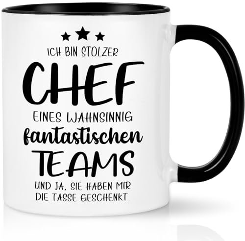 CHUIN DRUCK Chef Geschenk Tasse mit Spruch - Ich bin stolzer Chef eines wahnsinnig fantastischen Teams - Lustige Geschenk für Chef Geschenkideen Arbeit Büro Weihnachten Geschenk, 320ml Schwarz