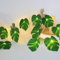 Guirlande lumineuse à 20 LED - Feuilles de palmier artificielles tropicales - À suspendre au mur - Pour fête hawaïenne sur le thème de la jungle, plage, anniversaire, décoration d'intérieur (1 pièce)