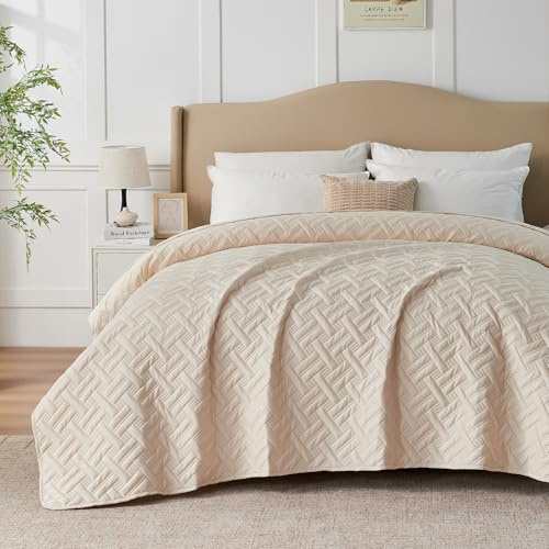 beeweed Feel Elegante Tagesdecke mit Ultraschall-Prägung in Beige 170 x 210 cm – Vielseitige Wohndecke als Bettüberwurf oder Sofaüberwurf, Steppdecke Stil Ideal als Bedspread