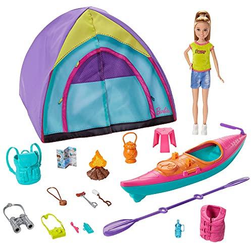 Barbie Equipo Stacie Muñeca con Accesorios de Acampada, Tienda de campaña y Kayak de Juguete (Mattel GJB58)