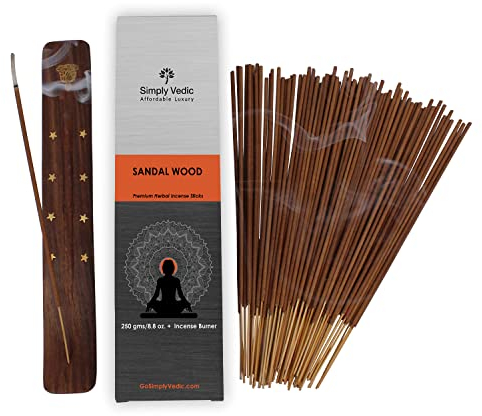 Simply Vedic Sandelholz Räucherstäbchen 250g (ca. 135 handgerollte Stäbchen) mit Halter | 45 Min Brenndauer | Natürliche, kohlefreie Agarbatti für Meditation, Yoga, Entspannung, Raumduft