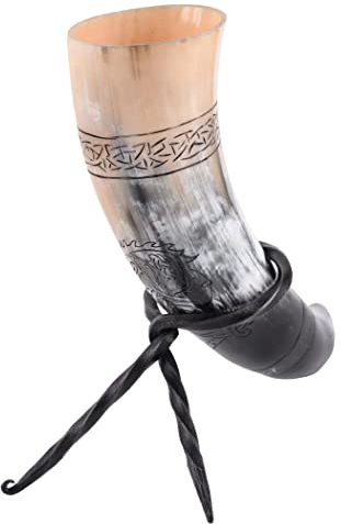 Battle-Merchant | Hochwertiges Wikinger Trinkhorn mit Ständer und Fenrir Motiv | Rinderhorn graviert im Set mit Hornständer | Mittelalterliches Met-Horn bis zu 300ml