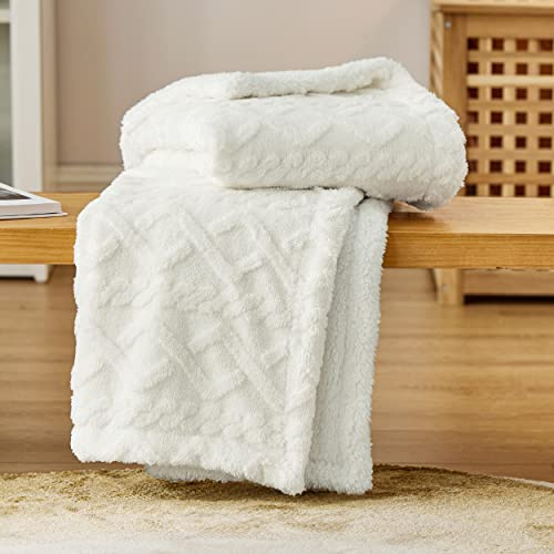 BEDSURE Kuscheldecke Decke Sofa Strickdecke - Wohndecken kuscheldecken 150x200, Sofadecke Doppelgesicht Extra Weich, kuscheldecke Flauschig Wohnzimmer, Wolldecke Weiß, Couchdecke Sofa