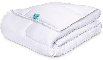 WENDRE Allergiker Bettdecke 135x200 für den Sommer - Leichte Sommerdecke - Sommerbettdecke 135x200 mit Mikrofaser Oberfläche - Steppdecke - Schlafdecke - Dünne Decke - Sommer Bettdecke