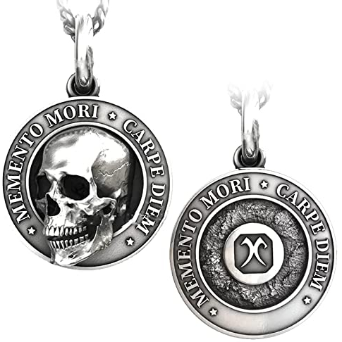 Doiicoon Memento Mori Skull Pendant, Carpe Diem Skull Necklace, Realistic Festive Necklace 3D Effect Silver Skull, Halloween Memento Mori Skull Pendant Titanium Steel Jewelry Pendant