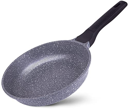 La Moustache - Sartén Antiadherente【24 cm】de Aluminio Fundido sin PFOA, Apta para Inducción y Todas las Cocinas, Mango Ergonómico y Antiquemaduras de Baquelita | Incluye E-Book con Recetas (Pierre)