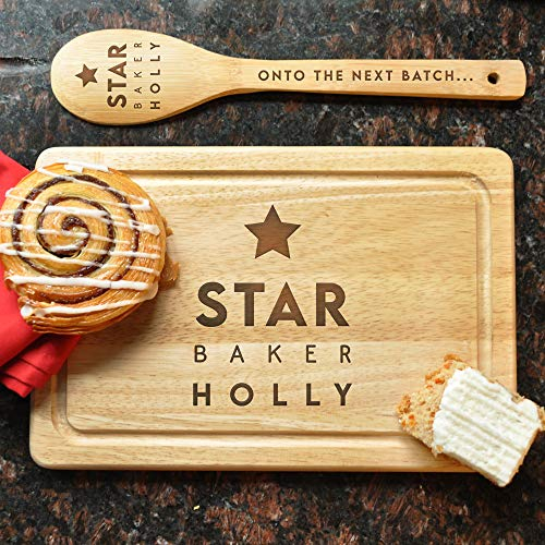 eBuyGB Personalised Baking Set, Wooden Serving Board & Mixing Spoon, Star Baker Cake Stand, Rectangle Chopping/Cutting Board, Fun Baking Gift, Cooking, Kitchen Gifts for Her, Women