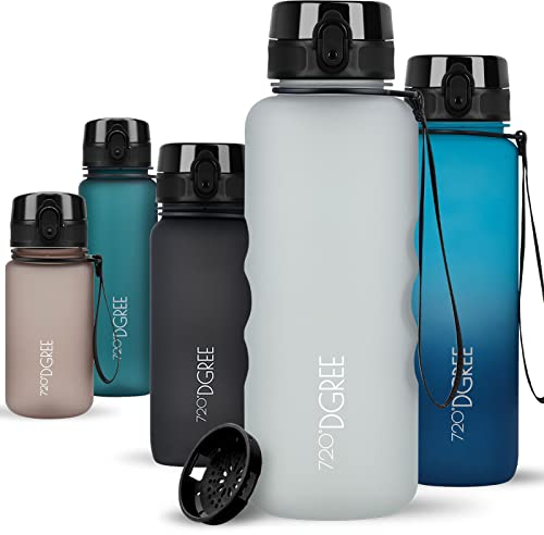 720°DGREE Trinkflasche 1,5 Liter “uberBottle“ softTouch +Sieb - BPA-Frei - XL Wasserflasche für Gym, Fitnessstudio, Workout, Fitness, Sport, Outdoor - Große Sportflasche aus Tritan - Leicht, Stoßfest