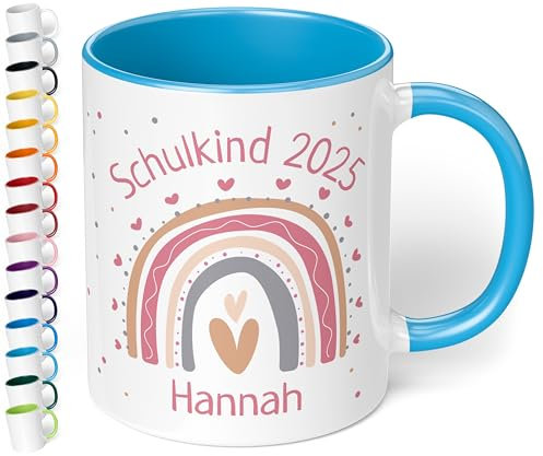 True Statements Keramik-Tasse personalisiert „Schulkind 2025“ - Geschenk zur Einschulung für Mädchen - Regenbogen Herzen - 330ml - Erstklässler Schüler 1. Klasse, Hellblau