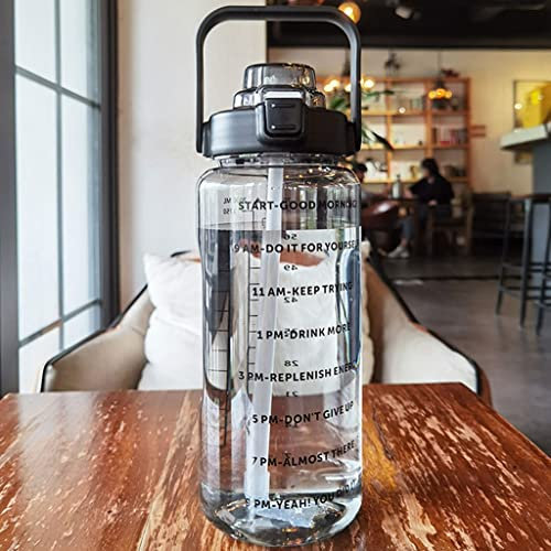 Restez hydraté avec la bouteille d'eau de sport 2L : votre tasse de vélo de fitness portable avec paille et marqueur de temps