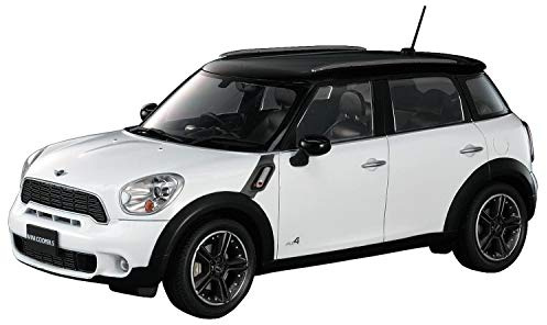 Hasegawa HMCD21 1:24 Scale BMW Mini Cooper Countryman Model Kit