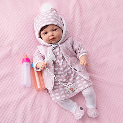 MARÍA JESÚS Muñecas para niñas - Bebé Reborn SIMULACION Cuerpo de Tela y Vinilo Blando, Ropa de diseño, Chupete, biberones mágicos y Manta - Peso 1kg, 45cm, Hecha en España