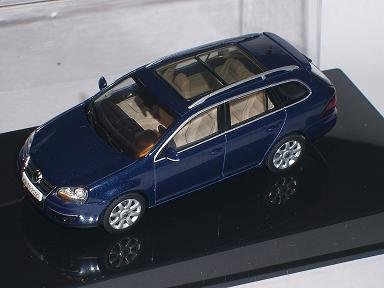 VW Volkswagen Golf V 5 Variant Kombi Blau 1/43 Autoart Auto Art Modellauto Modell Auto SondeRangebot