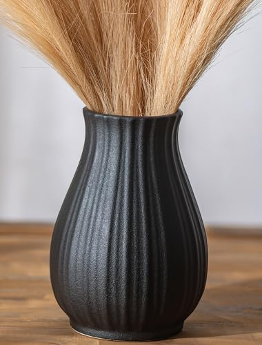 NUPTIO Schwarz Keramik Blumen Vase: 20,5cm Hoch, Gerippte | Matt, Kompakte Form, Moderne Struktur, Boho Deko, Blumenvase für Pampasgras, Fensterbank, Tischregal, Couchtisch, Küche