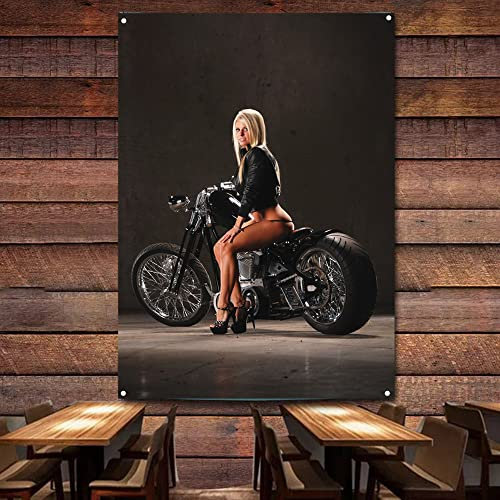 Sexy Female Biker Poster Flagge mit 4 Ösen Custom Motorrad Rider Girl Tattoo Art Banner Man Cave Bar Club Pub Wanddekoration 96,5 x 144,7 cm A18