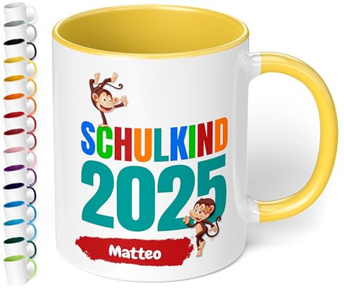 Geschenk zur Einschulung für Mädchen und Jungen: personalisierte Tasse Schulkind 2025 Affen-Motiv mit Namen, Hellgelb