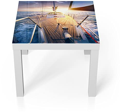 DEQORI Glastisch | weiß klein 55x55 cm | Motiv Segelboot jagt Abendsonne | ausgefallener Beistelltisch aus Glas | Hochglanz Couchtisch fürs Wohnzimmer | moderner Couch Tisch mit Design