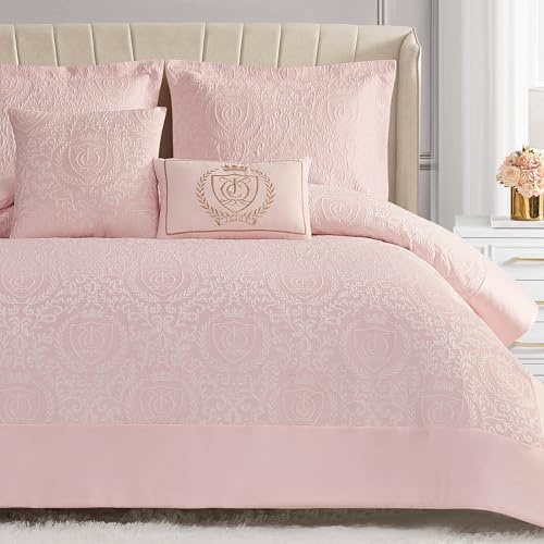 Juicy Couture Dovona Bettdecken-Set, Kingsize-Bett, 5-teiliges Set bestehend aus 1 Bettdecke, 2 Kissenbezügen und 2 Dekokissen, knitterarm und pillingfrei, Zartrosa
