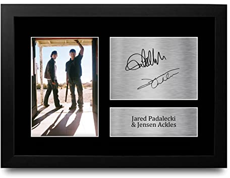 HWC Trading FR A4 Jared Padalecki & Jensen Ackles Supernatural Geschenke Gedrucktes Signiertes Autogramm Foto für Fans von Fernsehshows - A4 Framed