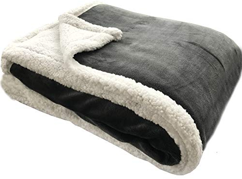 JEMIDI Kuscheldecke Sofa Decke 180 x 220 cm - Lammfell Optik Sherpa Sofaüberwurf - Sofadecke Couchdecke Tagesdecke - warm schwer - Wohndecke in Anthrazit