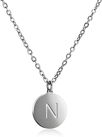 Kim Johanson Edelstahl Halskette für 2 in Silber | Partner Kette für Damen & Herren | A bis Z | Wasserfest | Paar Ketten mit Gravur I Personalisierter Schmuck | Verstellbar inkl. Schmuckbeutel (N)