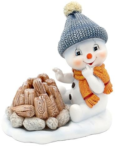Dekohelden24 Schneemann - Deko, Winterkind, Schneemann, Räuchermännchen, Rauchfigur, Schneekind mit Grauer Mütze und Schal am Lagerfeuer und Räuchermann - Funktion, L/B/H 12 x 8 x 12 cm.