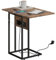 HOMCOM Mesa Auxiliar con Estación de Carga Mesa Auxiliar para Sofá con Puerto USB y USB-C Encimera Plegable y Pies Ajustables para Salón Dormitorio 39x29x57 cm Marrón Rústico
