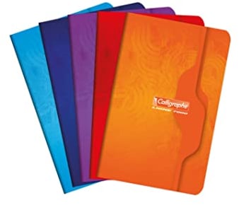 Calligraphe 68C Un Carnet Agrafé (une Marque de Clairefontaine) - 9x14 cm - 96 Pages Petits Carreaux - Papier Blanc 70 g - Couverture Carte Recyclée Vernie - Couleur Aléatoire