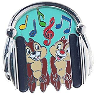 Disney Puce et dale dans la broche du casque.