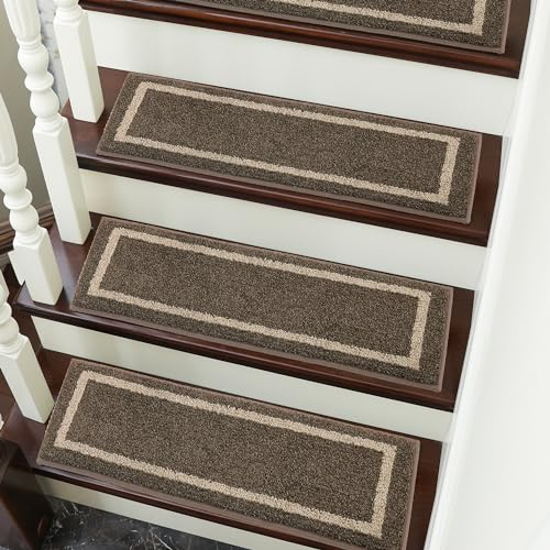 COSY HOMEER Treppenstufen Matten 70x22cm (4 Stück), Stufenmatten Innen Selbstklebend rutschfest Teppich Treppenstufen, Stufenmatten Maschinenwaschbar, 100% Polyester, TPE-Rücken, Braun