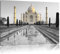 Pixxprint Taj Mahal in ruhiger Umgebung B&W, Größe: 120x80cm, Leinwandbild, fertig gespannt, Wandbild, Dekoration, Kunstdruck, kein Poster