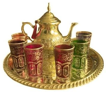 Grande Théière Marocaine Artisanale 750ml avec Plateau Gravé en laiton Doré et 6 Verres à Thé – Élégance Authentique de Fès