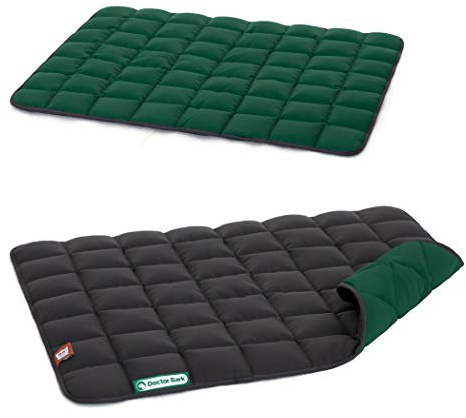 Doctor Bark Hundedecke – weiche, hochwertige Hundematte für mittlere Hunde, robuste Indoor-Outdoor Liegedecke, waschbar bis 95 °C (Gr. M, 80x70 cm, Grau-Grün)