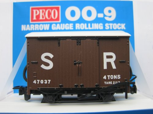 PECO 00-9 BOX VAN (Lynton & Barnstaple wagon in SR livery)