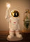 BRUBAKER Astronauten Tischlampe - 40 cm Weltraum Nachttischlampe mit E27 Fassung und USB-C Stecker - Handbemalte Raumfahrt Dekofigur Statue - Weiß und Gold