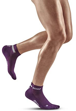 CEP - THE RUN COMPRESSION SOCKS LOW CUT für Herren | Kurze Laufsocken mit Kompression in violett | Regenerierende Kompressionssocken für Männer | Gr. III | M