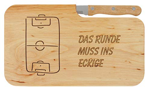 LASERHELD | Brotzeitbrett Holz mit Gravur “Das Runde muss ins Eckige” & Messer | 26 x 15 cm | Frühstücksbrettchen Holz Schneidebrett Jausenbrett | Geschenk für Fußballer zum Vatertag