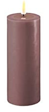 LED Kerze Deluxe Homeart, Indoor LED-Kerze mit realistischer Flamme auf einem Echtwachsspiegel, warmweißes Licht - Light Purple 5 x 12,5 cm