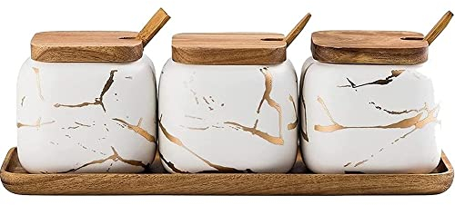 MAGICVOGEL 3er Set Keramik Gewürzdosen mit Deckel Marmoroptik Gewürzhalter Gewürzbehälter Salzdose Zukerdosen Pfeffer Behälter mit Holz Serviertablett Halter (Weiß)