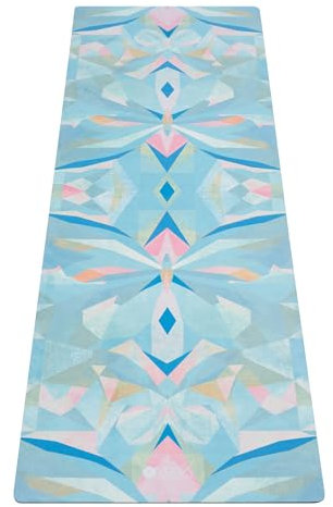 Yoga Design Lab Combo Yogamatte | rutschfest, Matte/Handtuch, Guter Halt bei viel Schweiß, Naturkautschuk | mit Tragegurt (Butterfly Glow, 5.5mm)